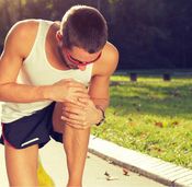Läuferknie, Schmerzen im Knie, Knieschmerzen beim Laufen, Runner's Knee, Tractus-­Iliotibialissyndrom, Sensomotorische Einlagen